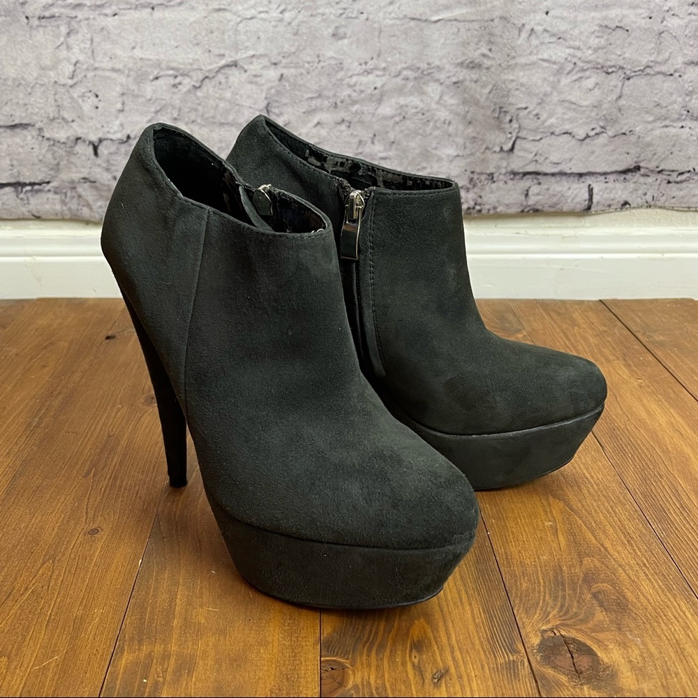 Steven by Steve Madden Ebonnie stiletto booties black suede size 7.5